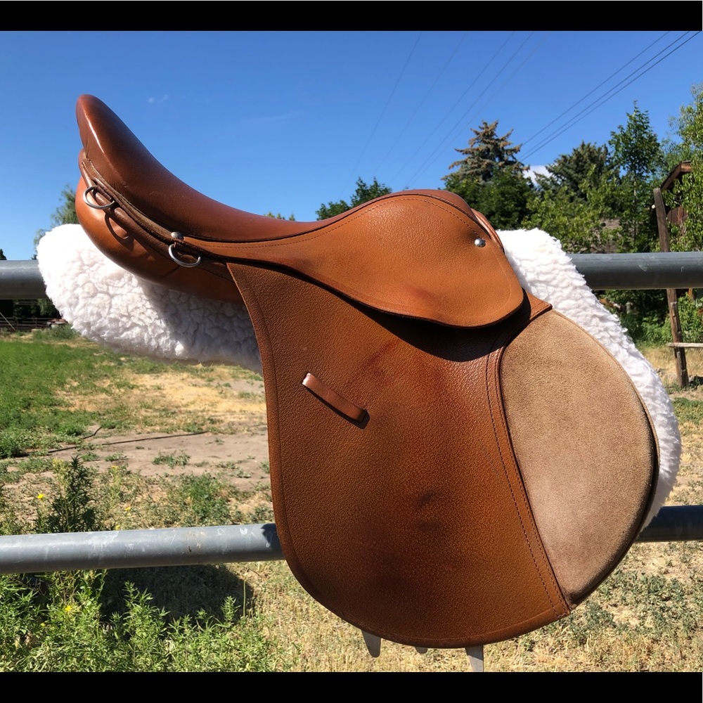 Jumping saddle